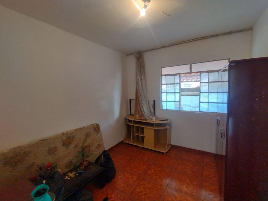 Casa, Itacolomi, 6 Quartos, 12 Vagas