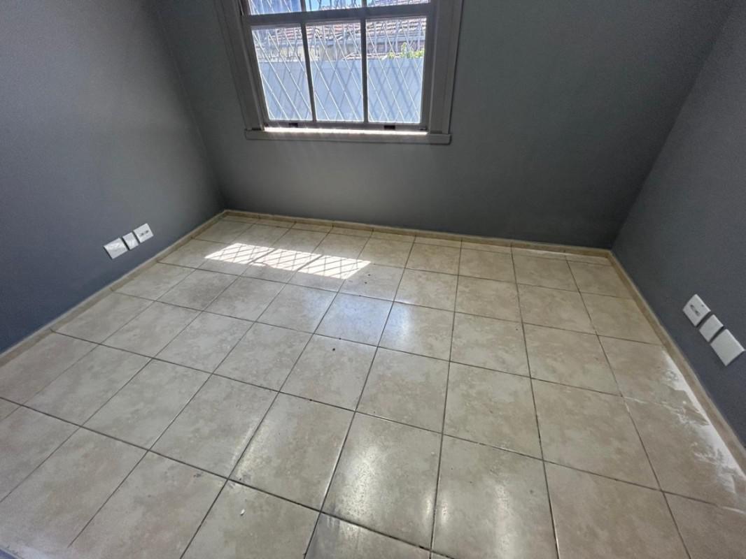 Casa, Vila Paris, 3 Quartos, 0 Vaga, 1 Suíte