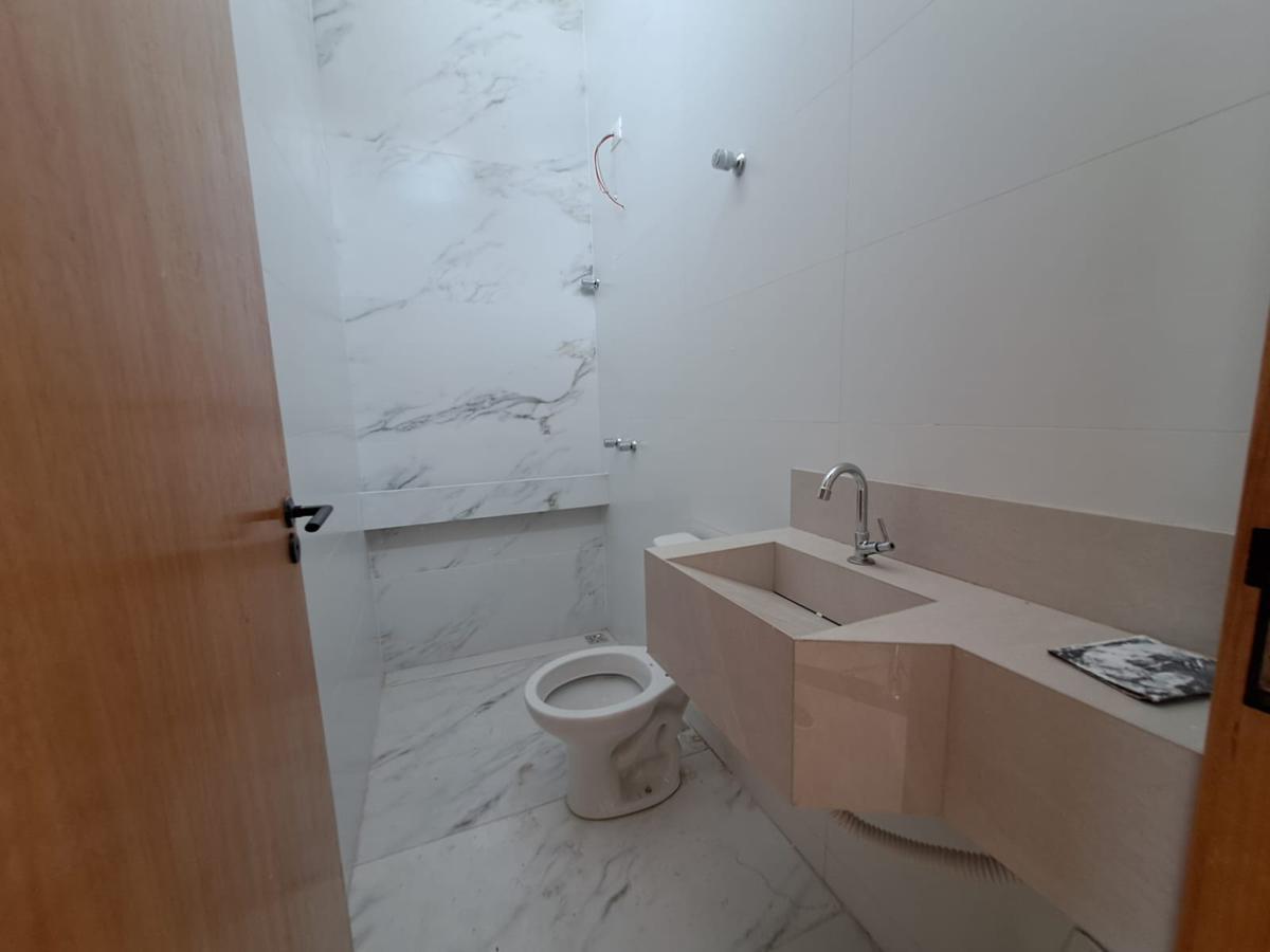 Casa, Santa Branca, 3 Quartos, 4 Vagas, 1 Suíte