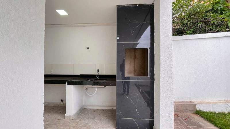 Casa, Santa Branca, 3 Quartos, 2 Vagas, 1 Suíte