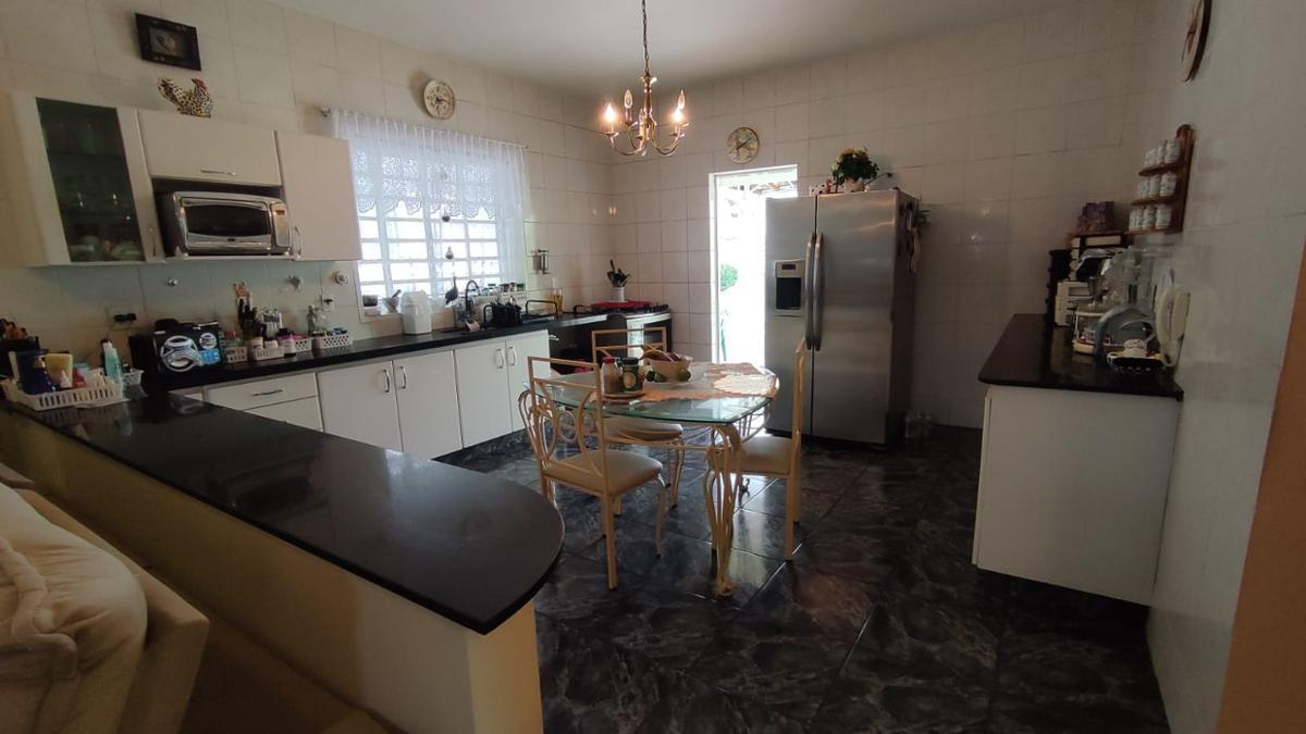 Casa, Serrano, 3 Quartos, 8 Vagas, 1 Suíte