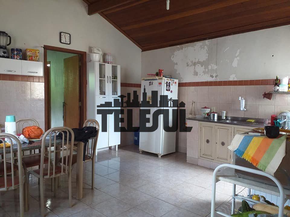 Casa, Centro, 4 Quartos, 0 Vaga, 1 Suíte