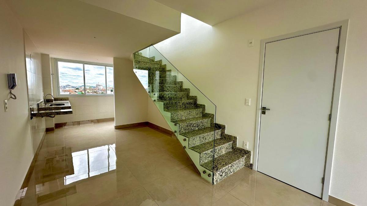 Cobertura, Santa Efigênia, 2 Quartos, 2 Vagas, 1 Suíte