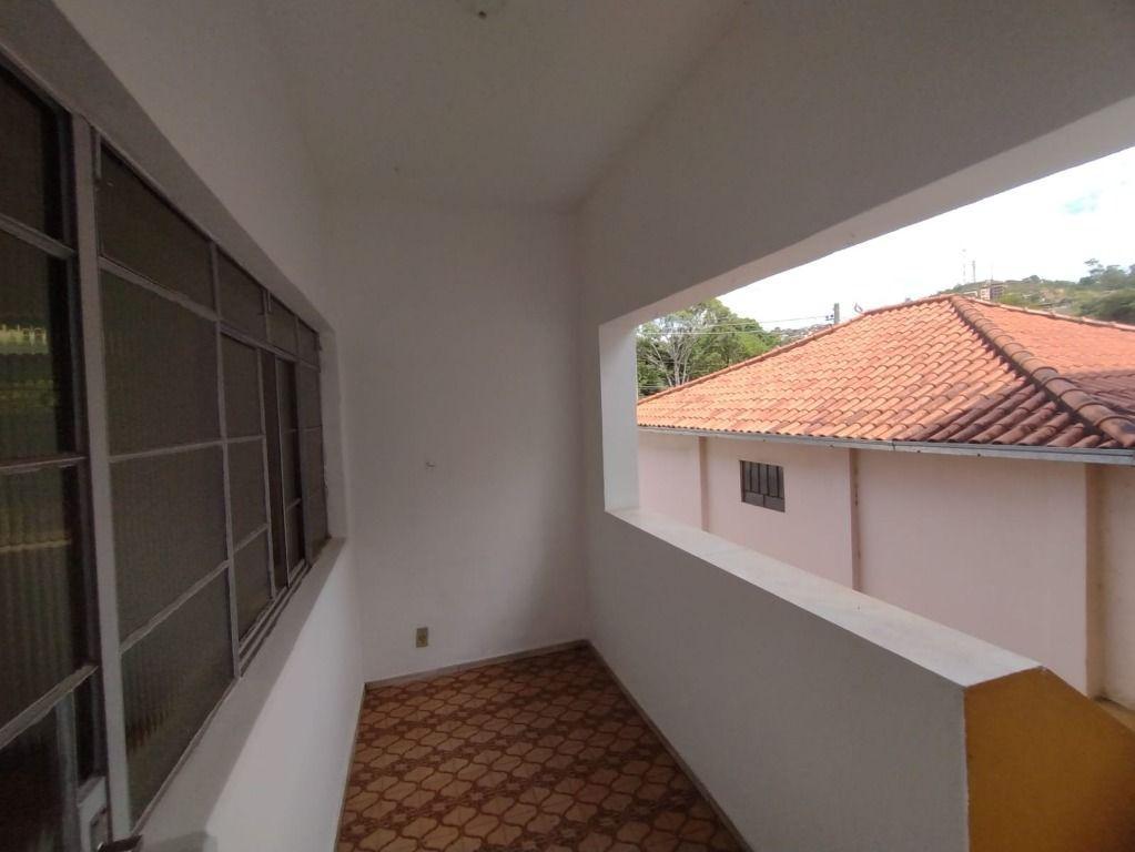 Casa, Centro, 7 Quartos, 0 Vaga