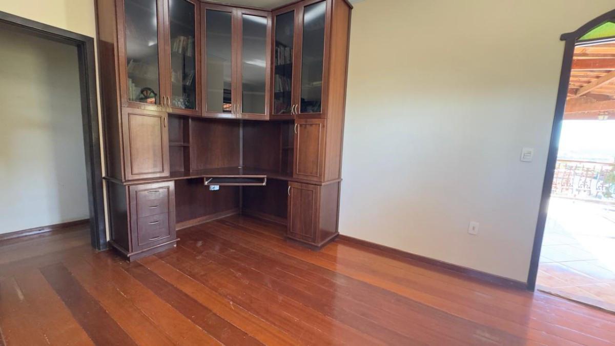 Casa, Bom Sossego, 5 Quartos, 8 Vagas, 2 Suítes