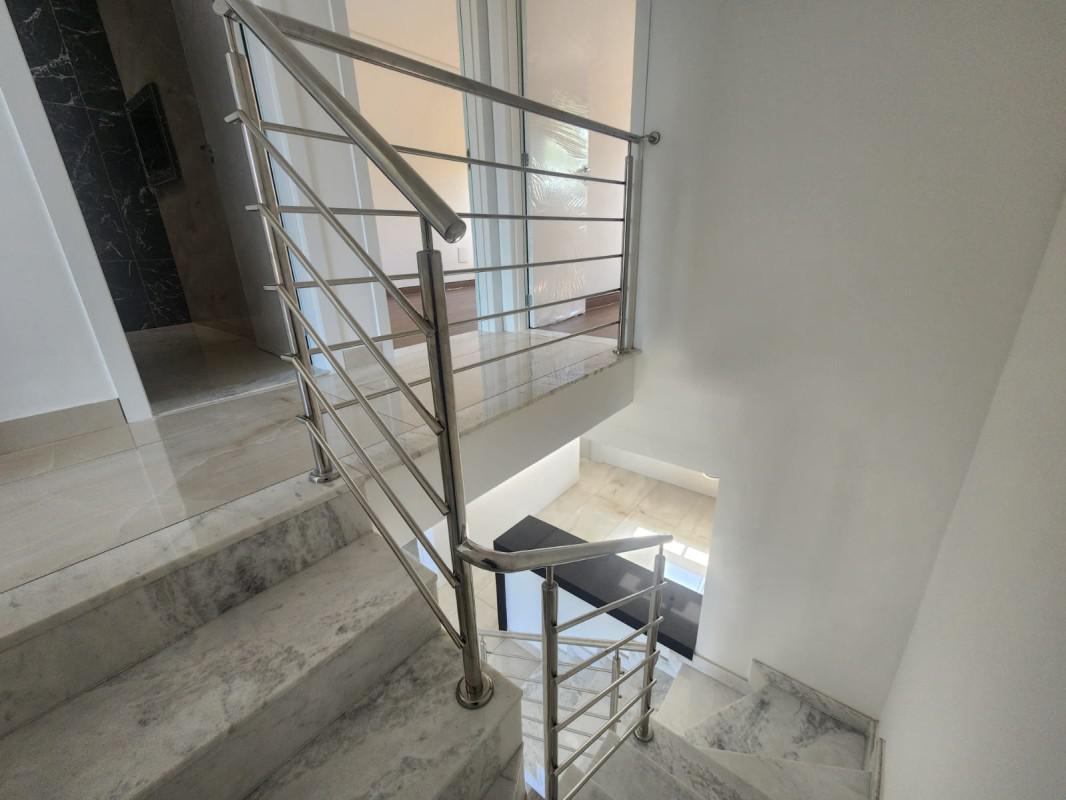 Casa, Cabral, 3 Quartos, 4 Vagas, 1 Suíte