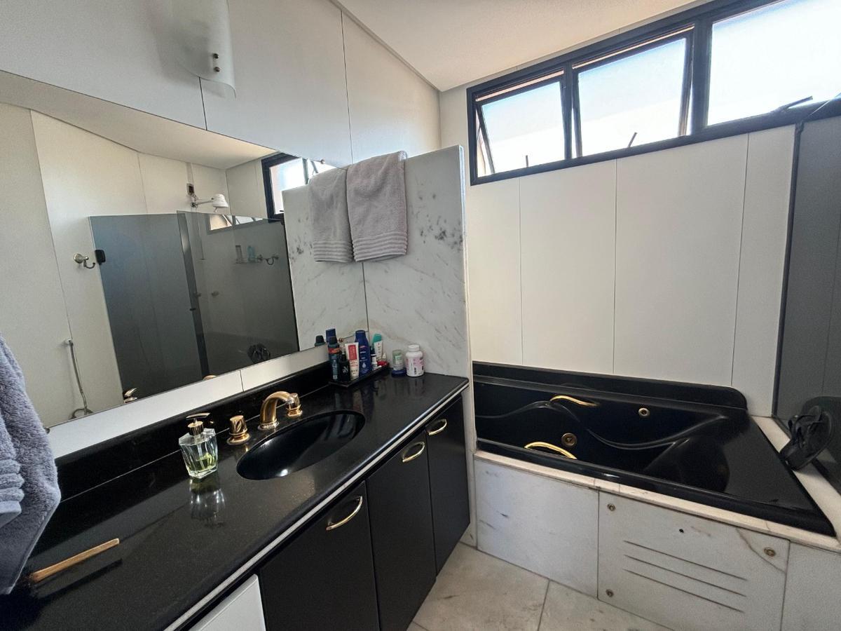 Casa, Caiçaras, 5 Quartos, 4 Vagas, 1 Suíte