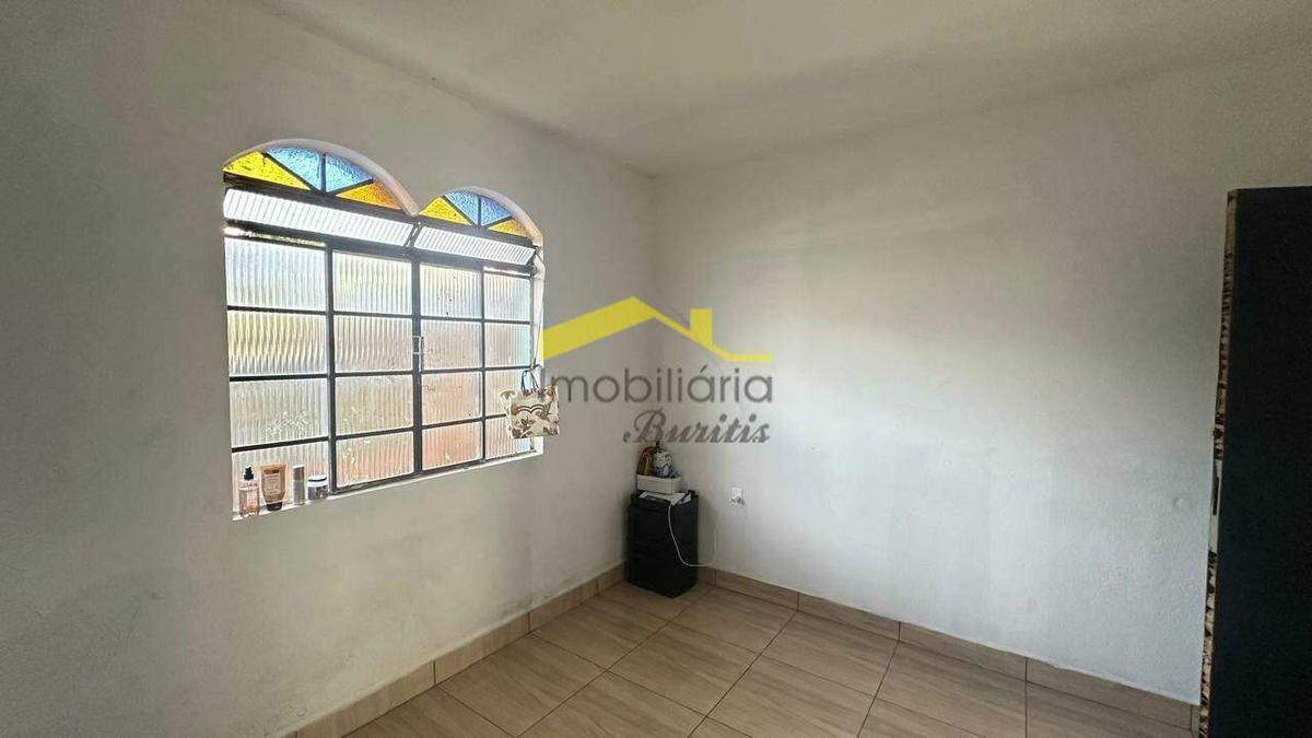 Casa, Palmeiras, 2 Quartos, 6 Vagas, 1 Suíte