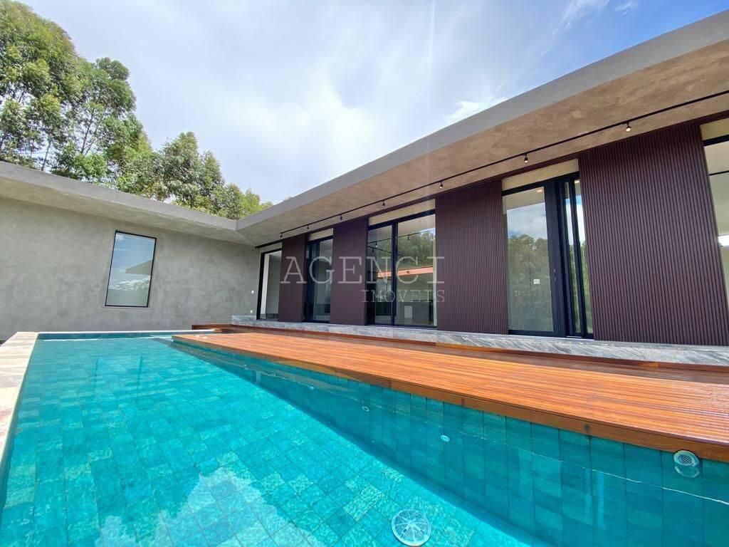 Casa, Alphaville - Lagoa dos Ingleses, 4 Quartos, 0 Vaga, 4 Suítes