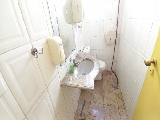Casa, Funcionários, 4 Quartos, 6 Vagas