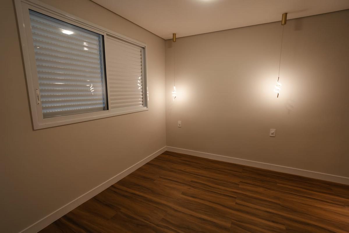 Apartamento, Sagrada Família, 2 Quartos, 2 Vagas, 1 Suíte