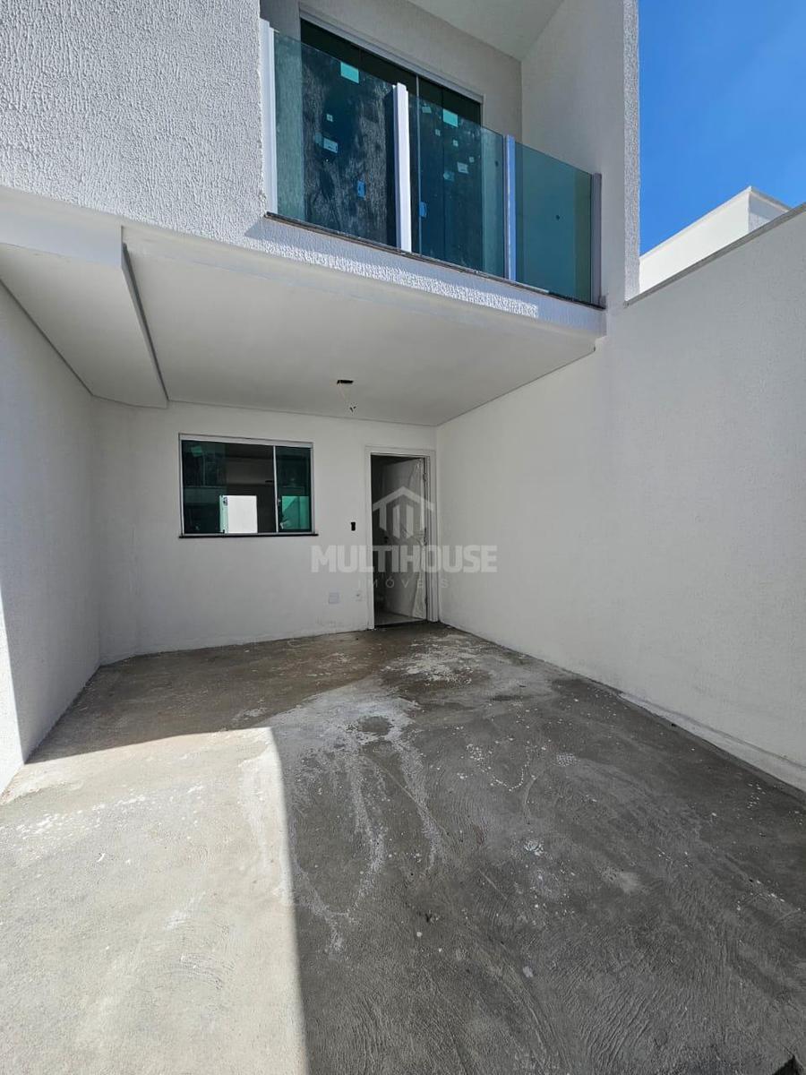 Casa, Jardim Leblon, 2 Quartos, 2 Vagas, 1 Suíte