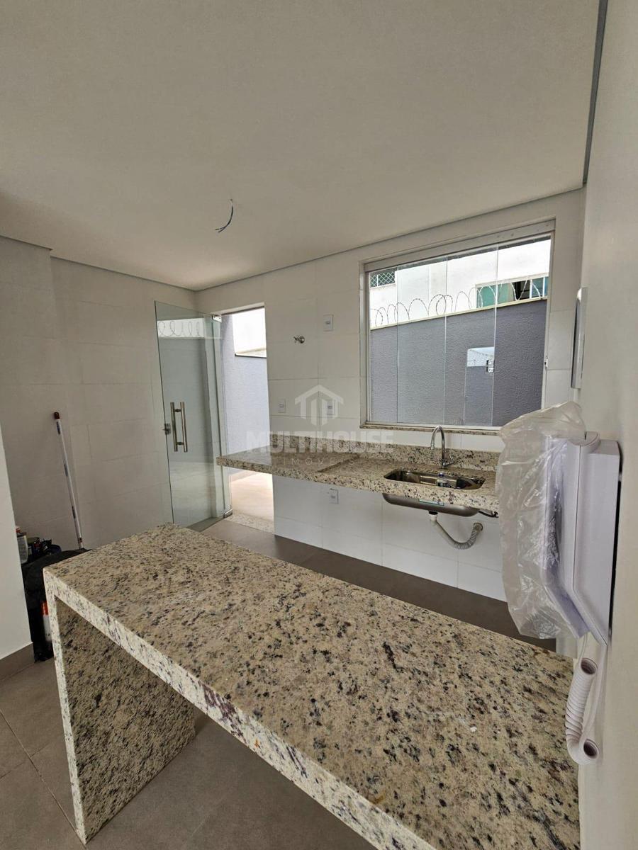 Apartamento, Candelária, 2 Quartos, 2 Vagas, 1 Suíte