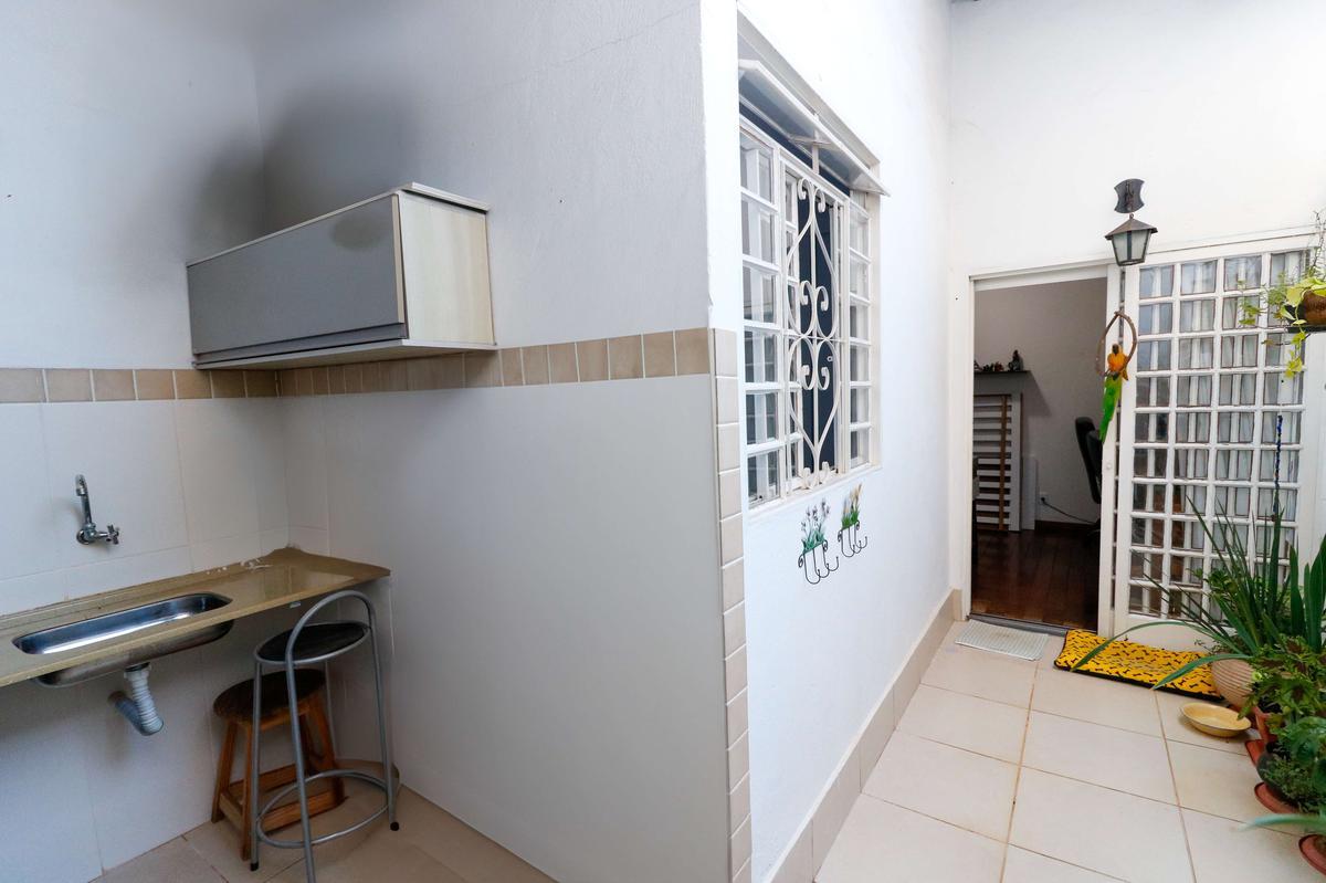 Casa, Buritis, 2 Quartos, 2 Vagas, 1 Suíte