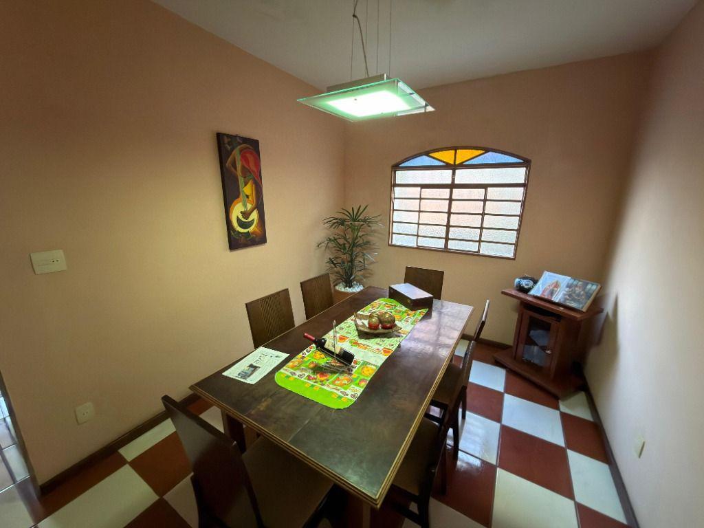 Casa, Itacolomi, 3 Quartos, 0 Vaga, 1 Suíte