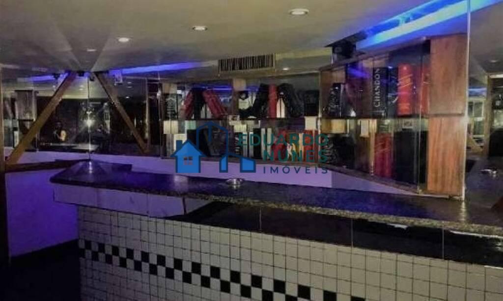 Casa, Funcionários, 4 Quartos, 0 Vaga