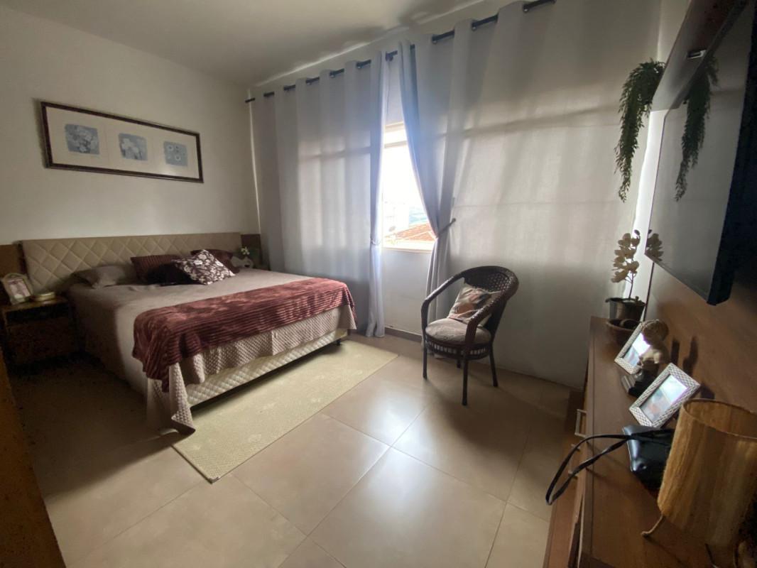 Casa, Centro, 5 Quartos, 2 Vagas