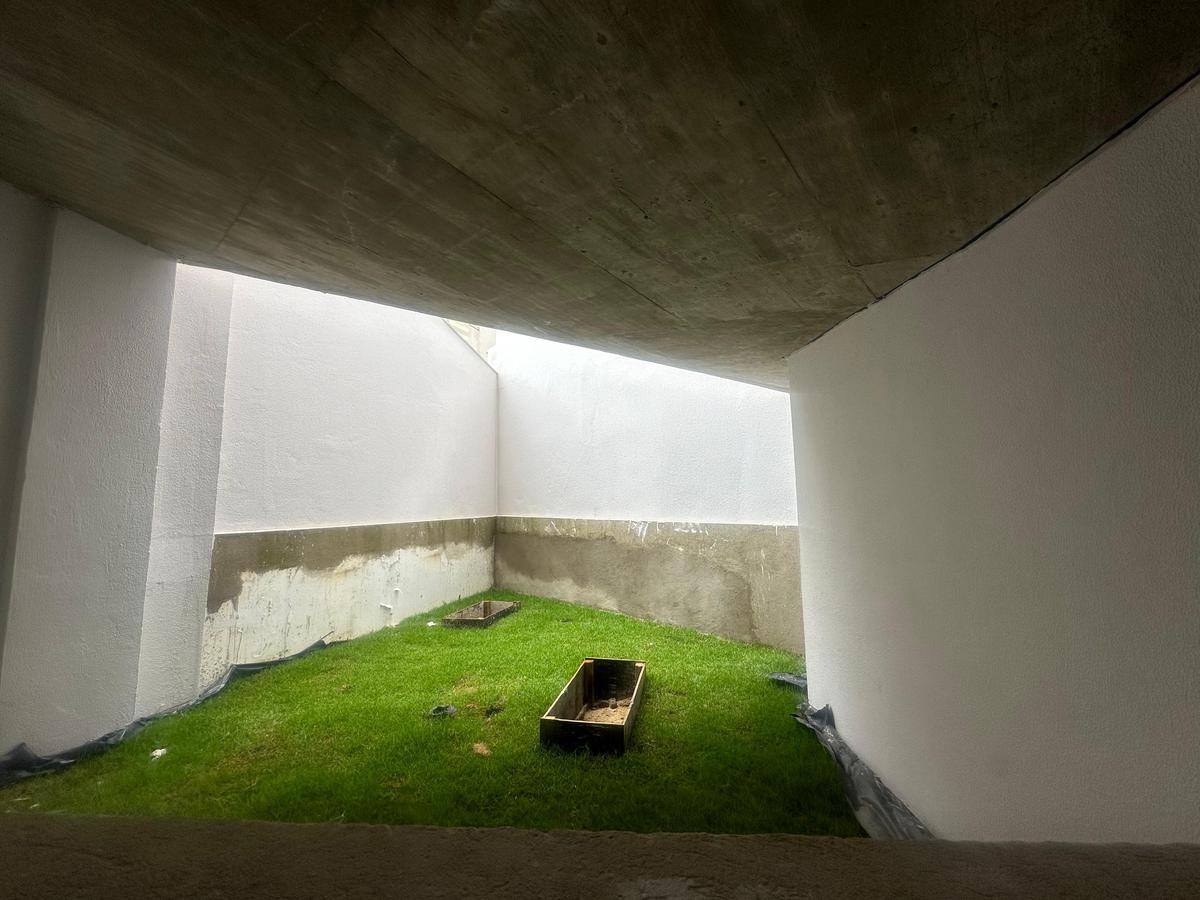 Andar, Funcionários, 5 Quartos, 0 Vaga