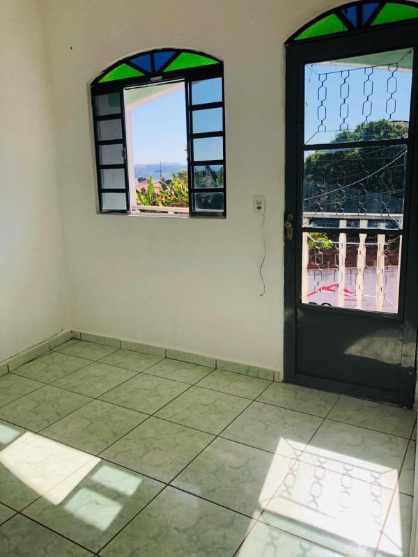 Casa, Centro, 2 Quartos, 0 Vaga
