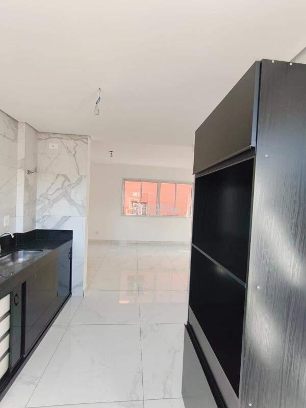 Apartamento, Barreiro, 3 Quartos, 2 Vagas, 1 Suíte