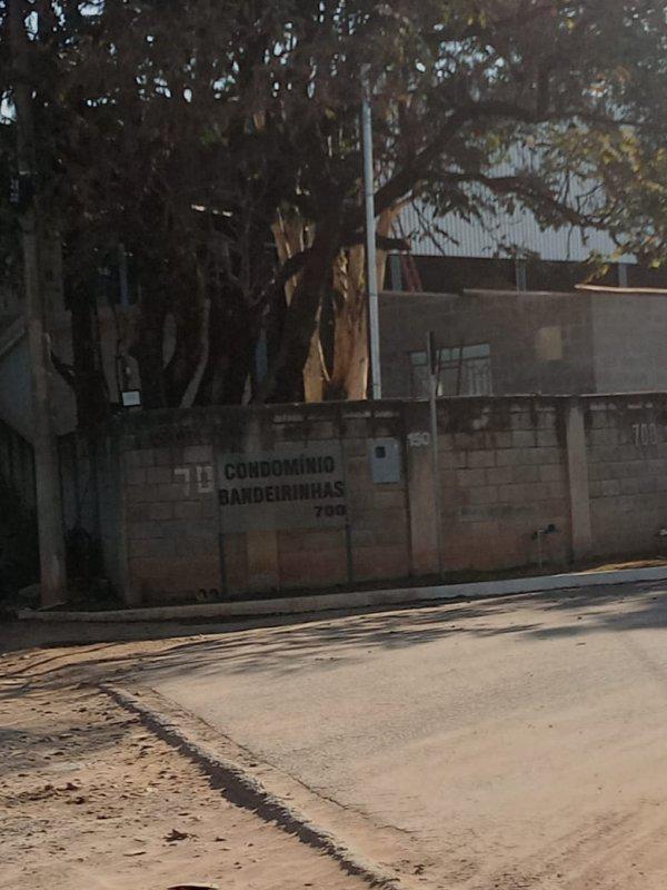 Lote, Bandeirinhas, 0 Quarto, 0 Vaga