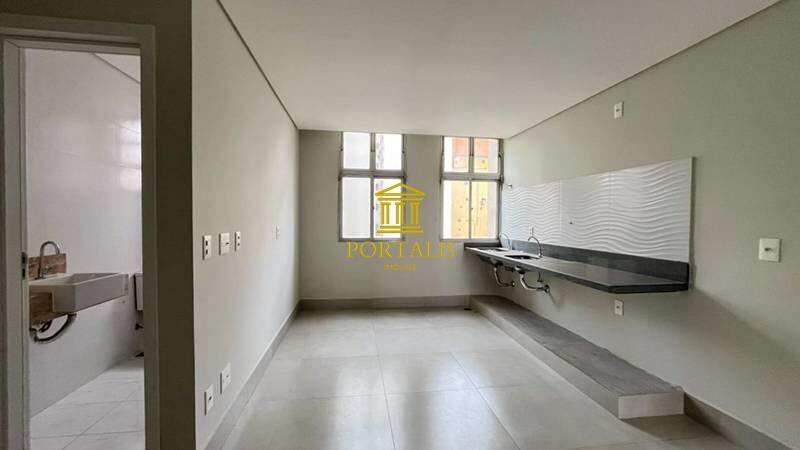 Apartamento, Centro, 2 Quartos, 0 Vaga, 1 Suíte