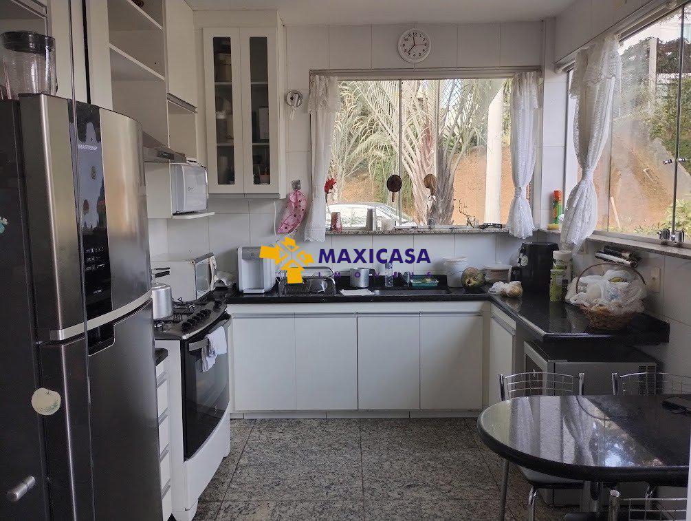 Casa, Nacional, 4 Quartos, 6 Vagas, 1 Suíte
