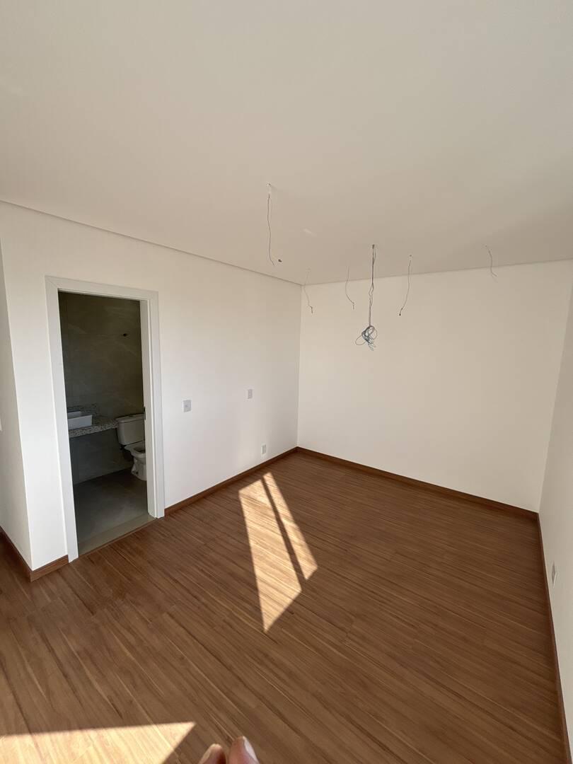 Cobertura, Cidade Nobre, 3 Quartos, 2 Vagas, 1 Suíte
