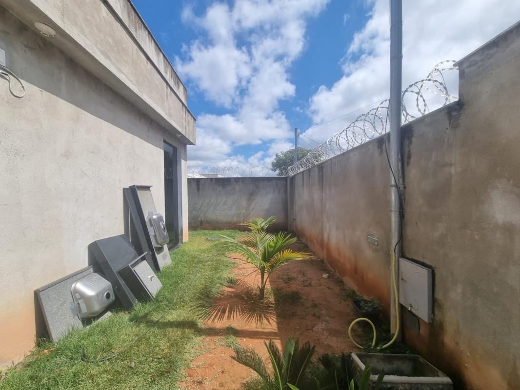 Casa, Jardim Riacho das Pedras, 3 Quartos, 4 Vagas, 1 Suíte