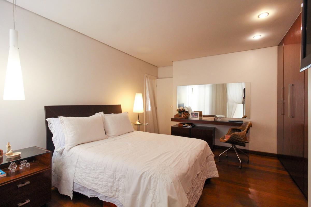 Casa, Vila Clóris, 4 Quartos, 3 Vagas, 1 Suíte