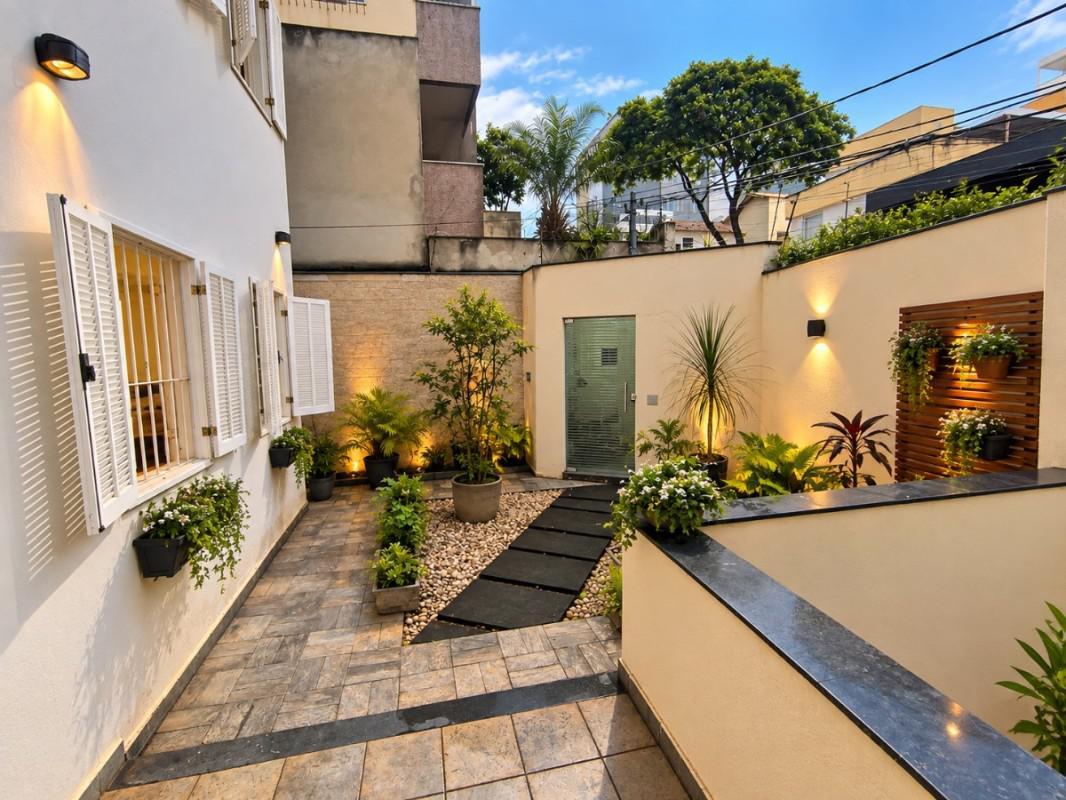 Casa, Fernão Dias, 3 Quartos, 5 Vagas, 1 Suíte