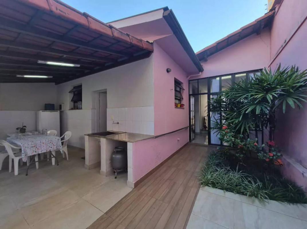 Casa, Santa Inês, 5 Quartos, 3 Vagas, 2 Suítes