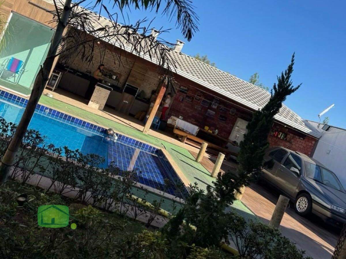 Casa, São Gonçalo, 3 Quartos, 8 Vagas, 1 Suíte