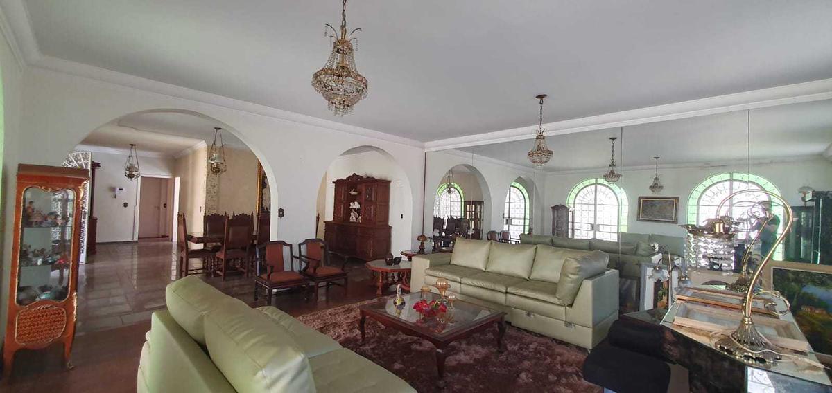 Casa Comercial, São Francisco, 4 Quartos, 6 Vagas, 1 Suíte