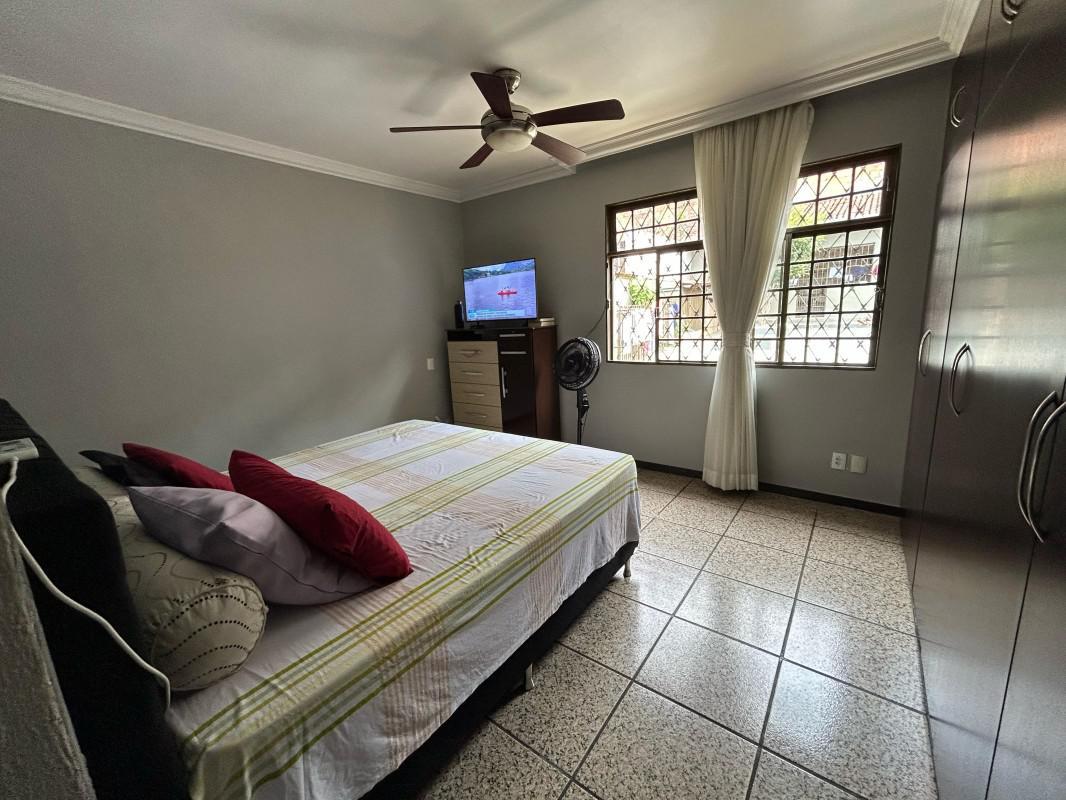 Casa, Itapoã, 4 Quartos, 6 Vagas, 1 Suíte