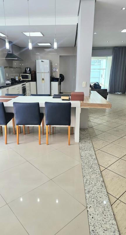 Casa, Filadélfia, 3 Quartos, 4 Vagas, 2 Suítes