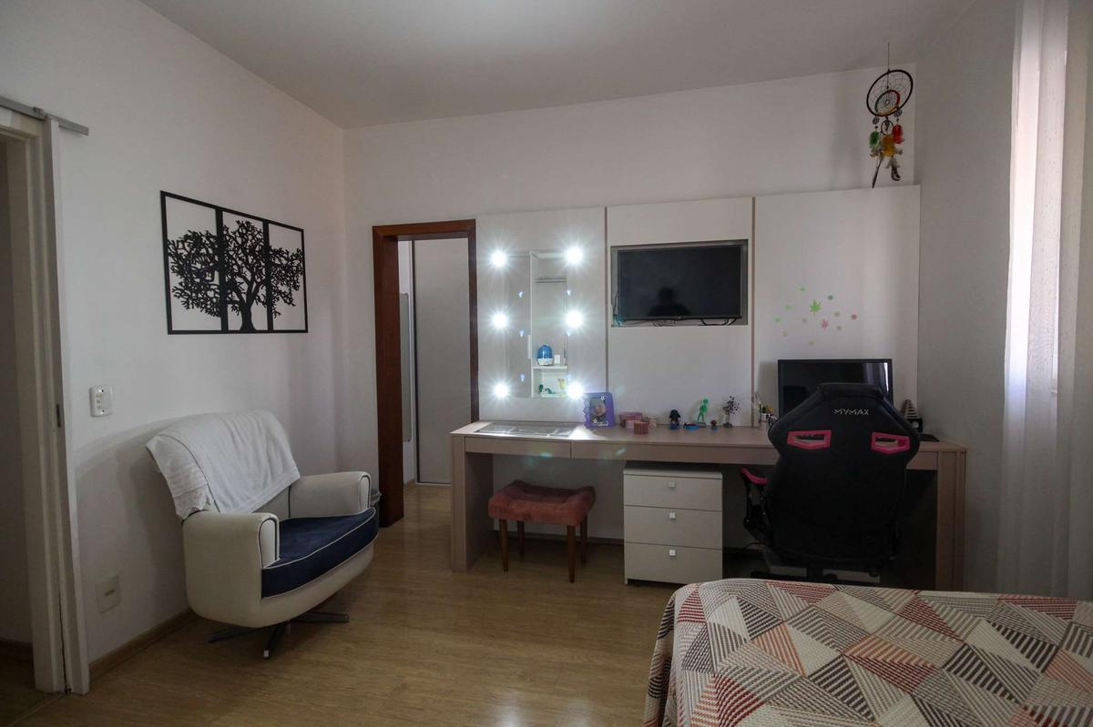 Casa, Dona Clara, 3 Quartos, 4 Vagas, 1 Suíte