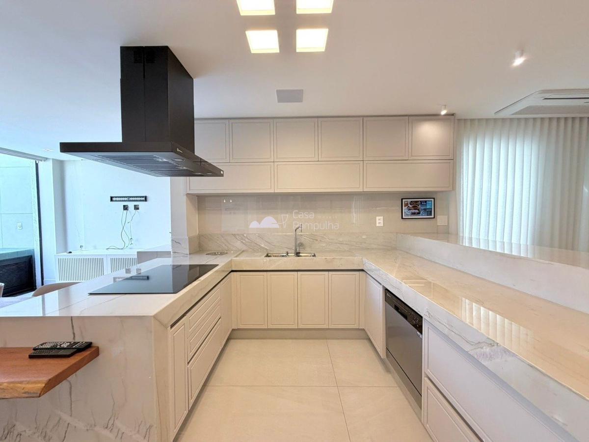 Casa, Planalto, 4 Quartos, 4 Vagas, 3 Suítes