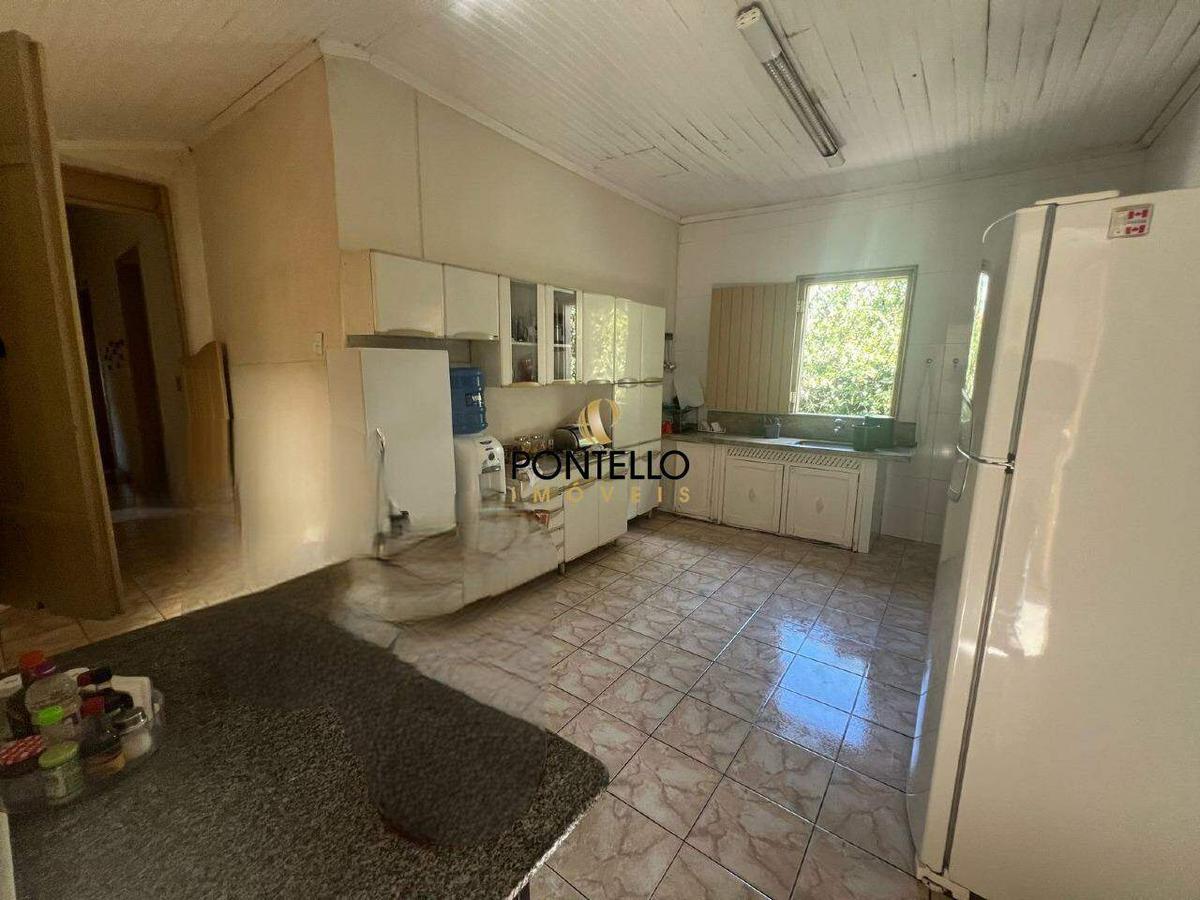 Casa, Centro, 6 Quartos, 0 Vaga, 1 Suíte