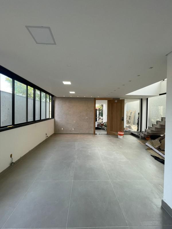 Casa, Trevo, 4 Quartos, 2 Vagas, 3 Suítes