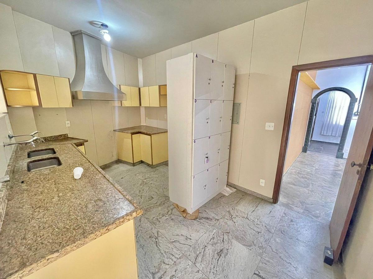 Casa Comercial, São José, 3 Quartos, 6 Vagas, 1 Suíte