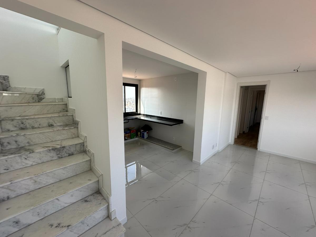 Cobertura, Santa Rosa, 3 Quartos, 2 Vagas, 1 Suíte