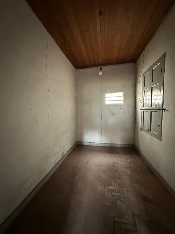 Casa, Centro, 6 Quartos, 0 Vaga