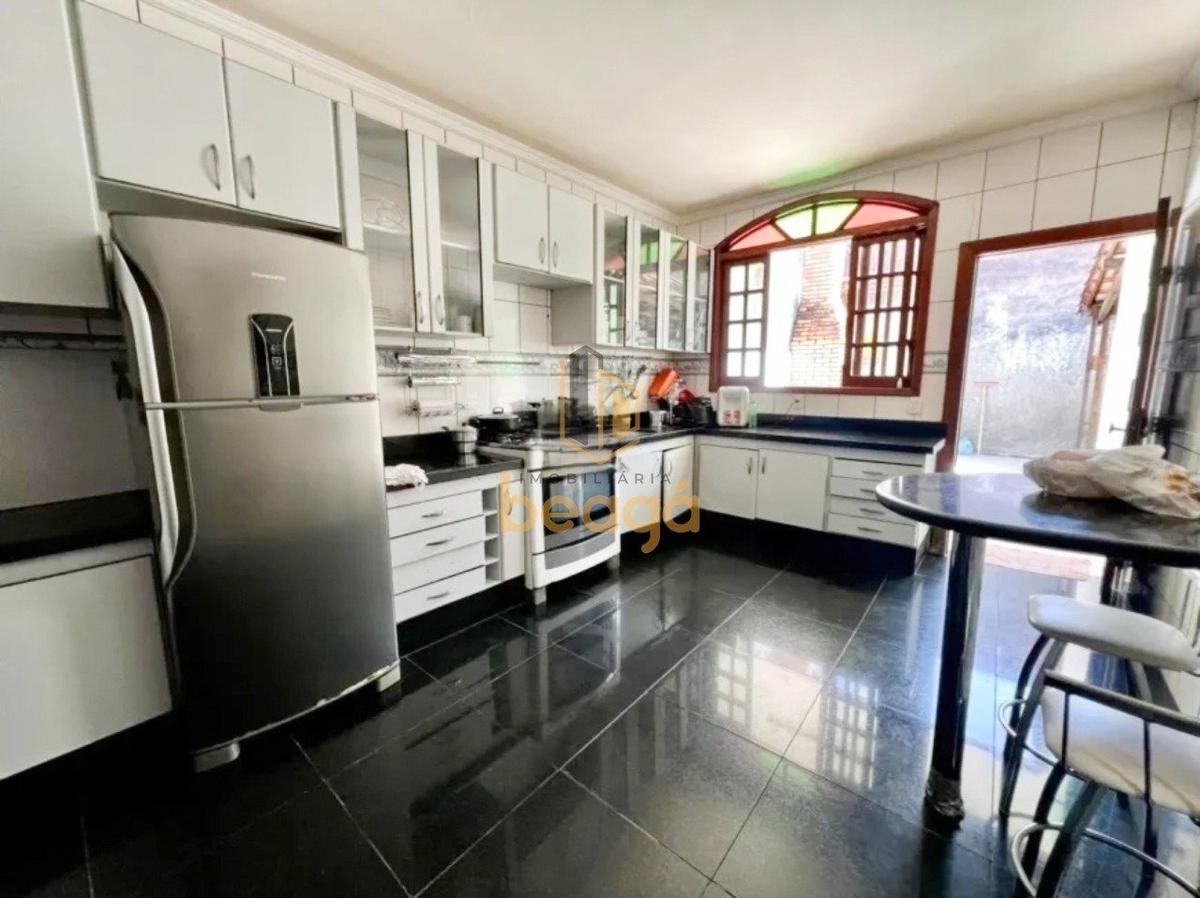 Casa, Santa Terezinha, 3 Quartos, 4 Vagas, 1 Suíte