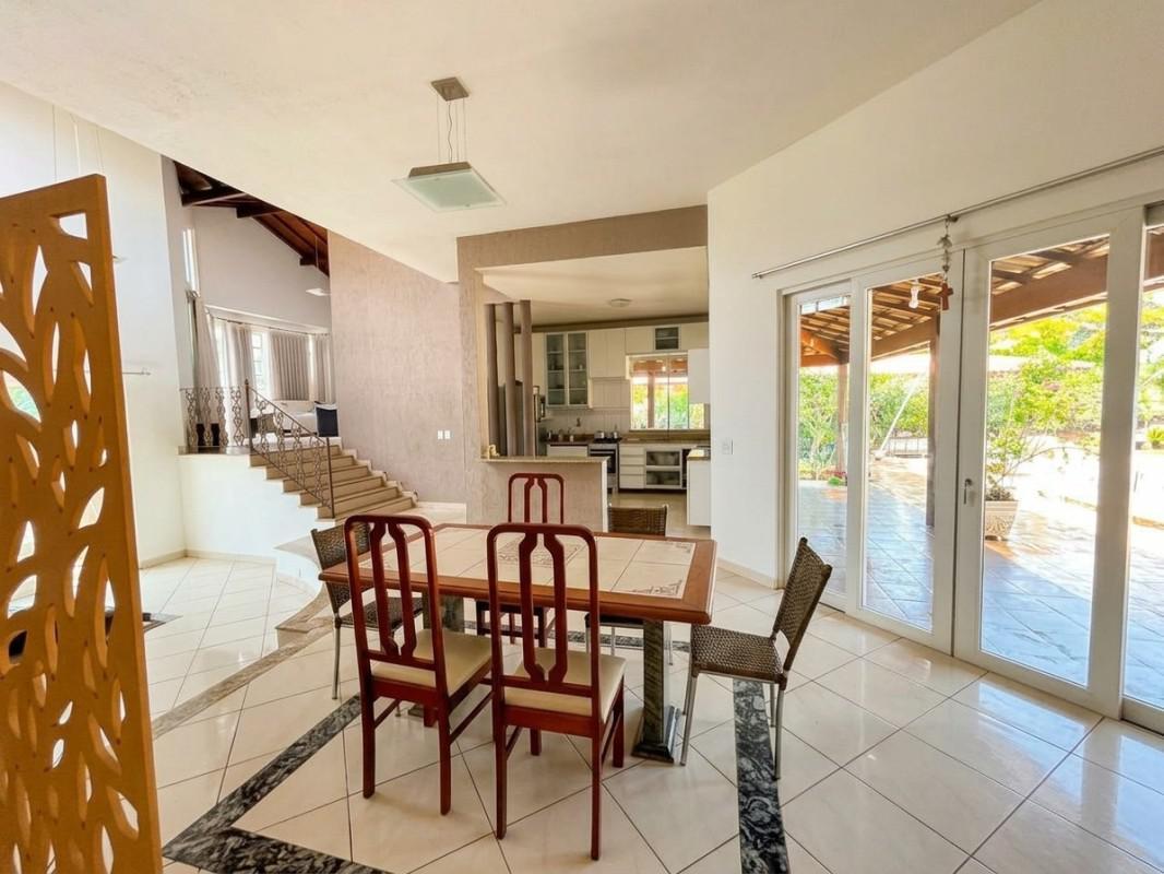 Casa, Condados da Lagoa, 4 Quartos, 4 Vagas, 2 Suítes