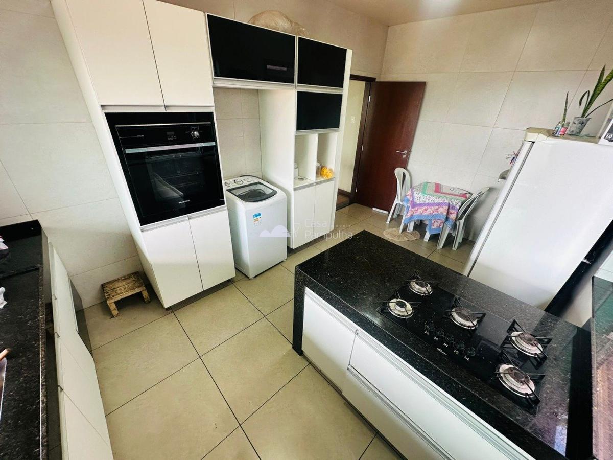 Casa, Santa Mônica, 2 Quartos, 4 Vagas, 1 Suíte