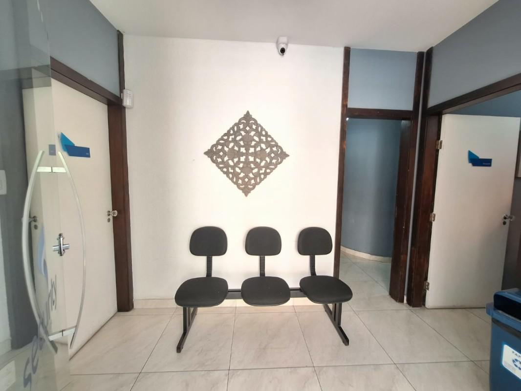 Casa Comercial, Floresta, 5 Quartos, 4 Vagas, 1 Suíte