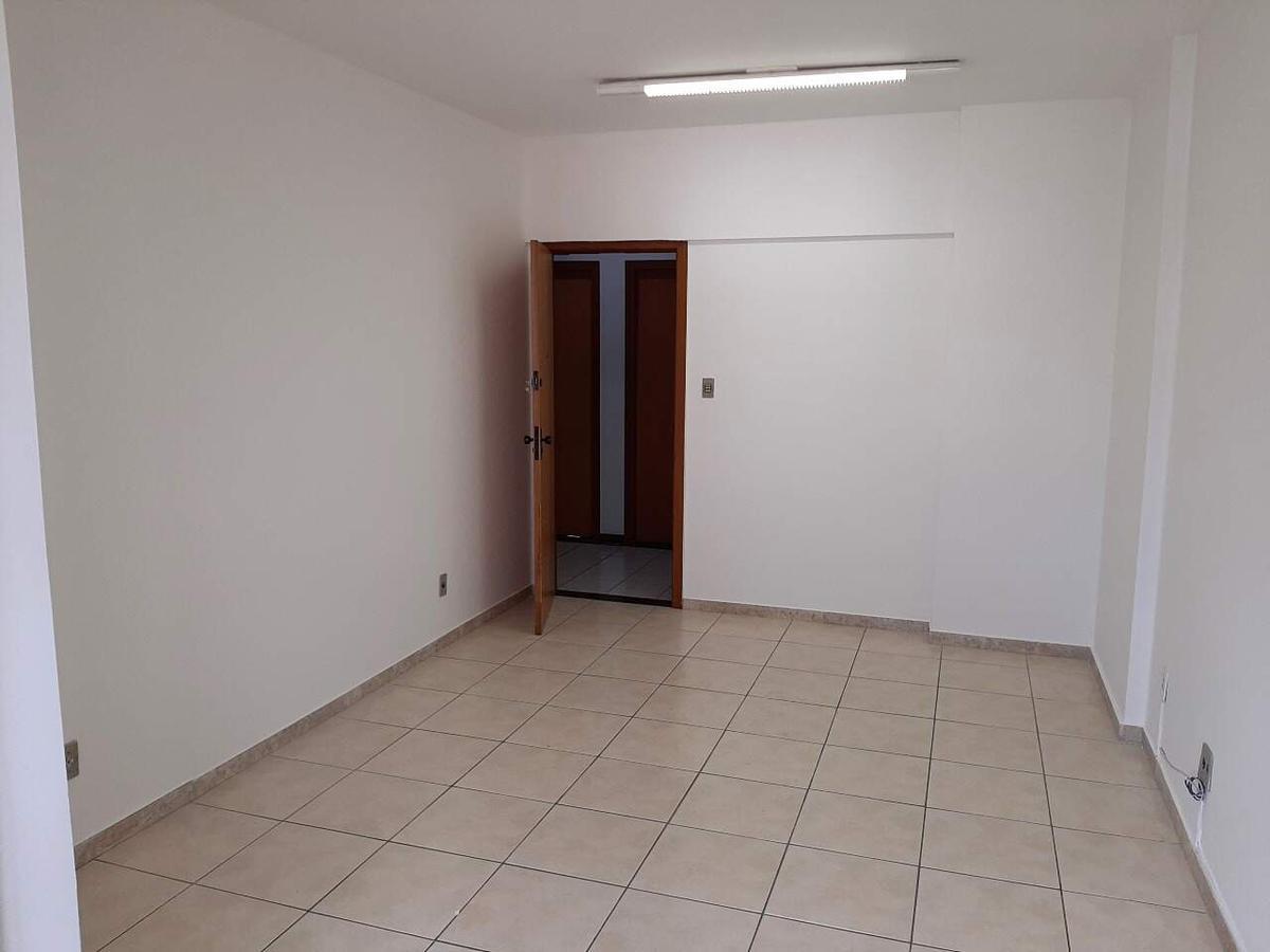 Sala, Estoril, 0 Quarto, 0 Vaga