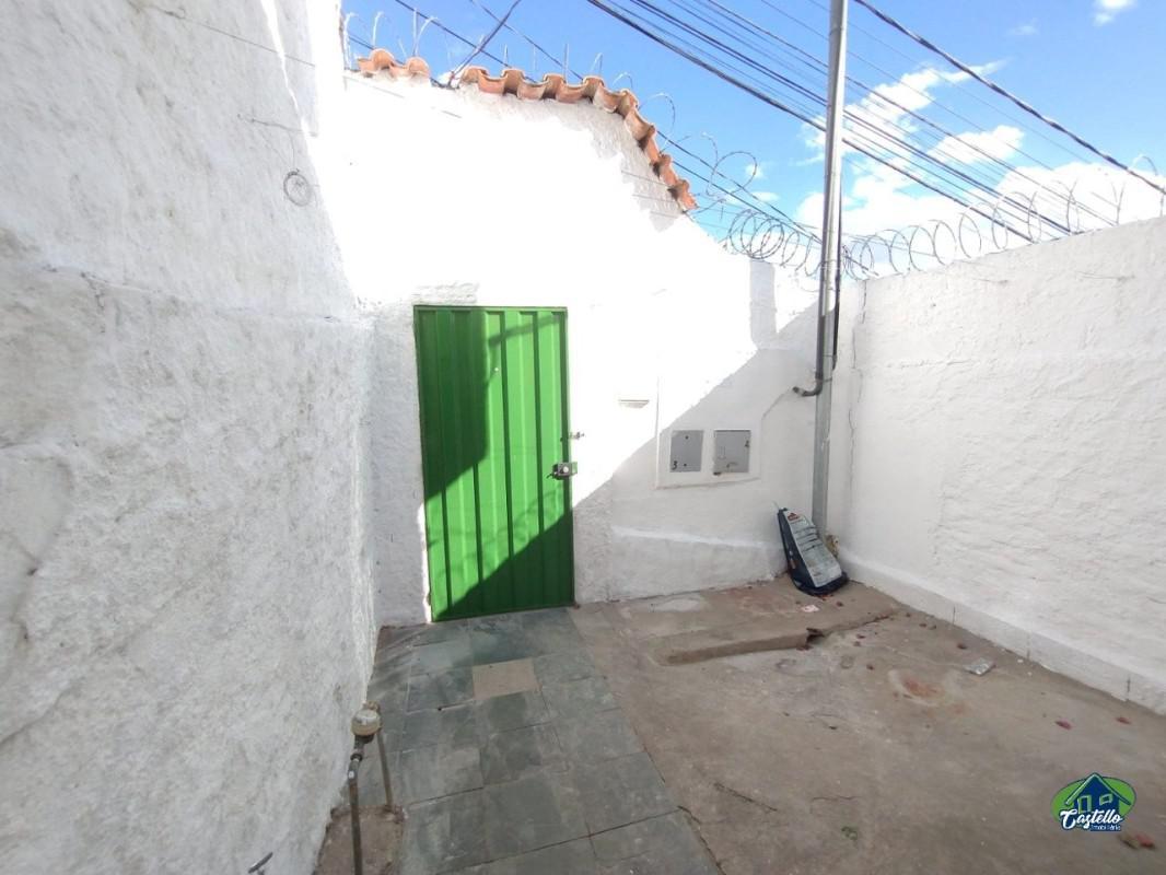 Casa, Nova Esperança, 7 Quartos, 0 Vaga