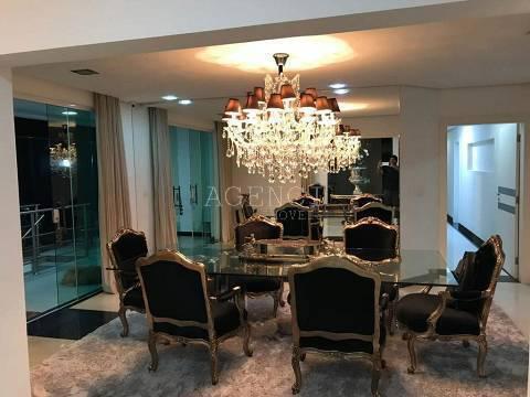 Casa, São Luiz (pampulha), 4 Quartos, 0 Vaga, 4 Suítes